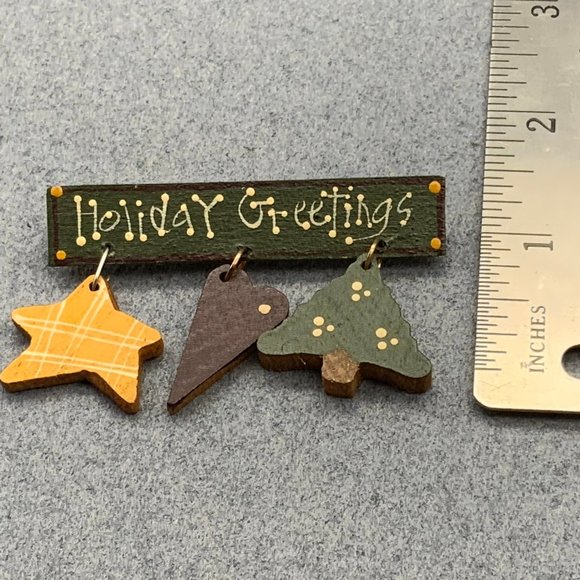 Holiday Greetings Brooch Pin Wood Wooden Heart Sta - Picture 4 of 4